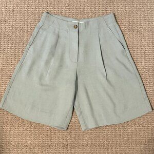 Banana Republic Women's pleated shorts